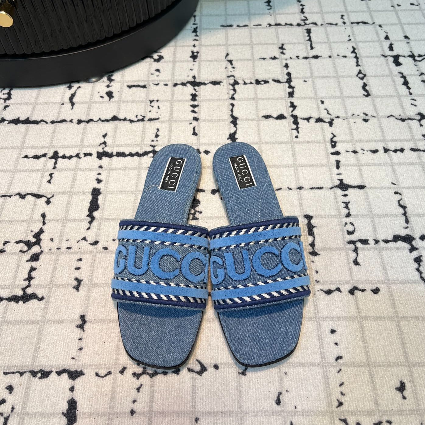 GUCCI SLIDE SANDAL WITH  SCRIPT TEAL DENIM