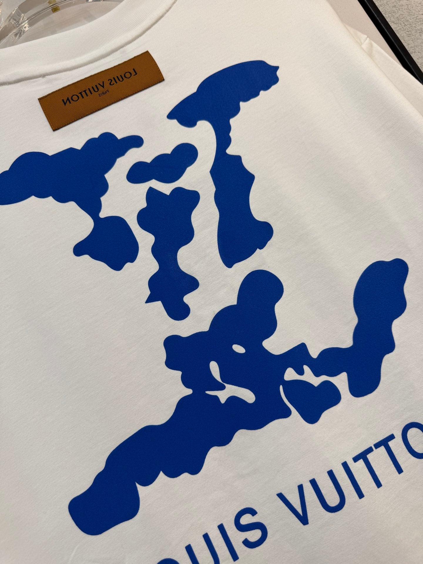 LOUIS VUITTON LV WHITE COTTON T-SHIRT BLUE STYLIZED LOGO 238917