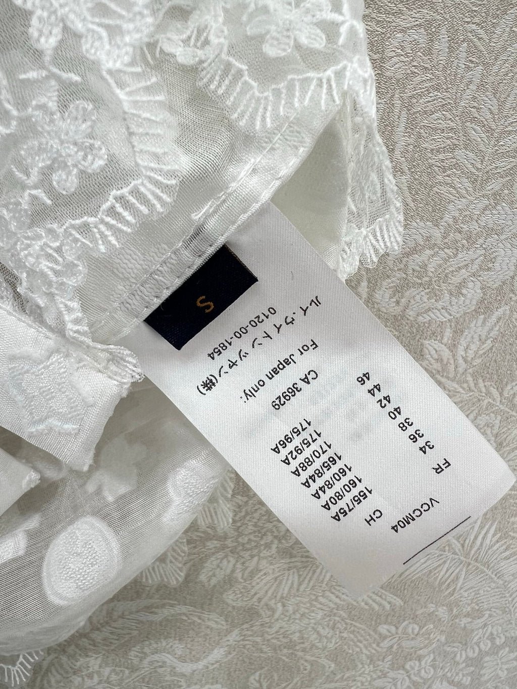 LOUIS VUITTON LV SLEEVELESS TOP WITH SCALLOPED LACE HEM 263195