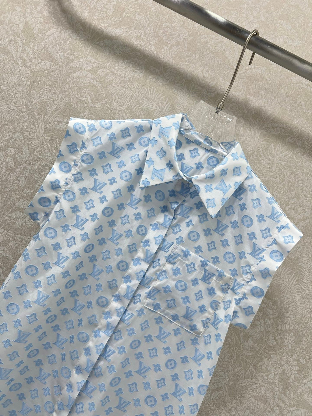 LOUIS VUITTON LV SLEEVELESS LOGO PRINT TOP 269949
