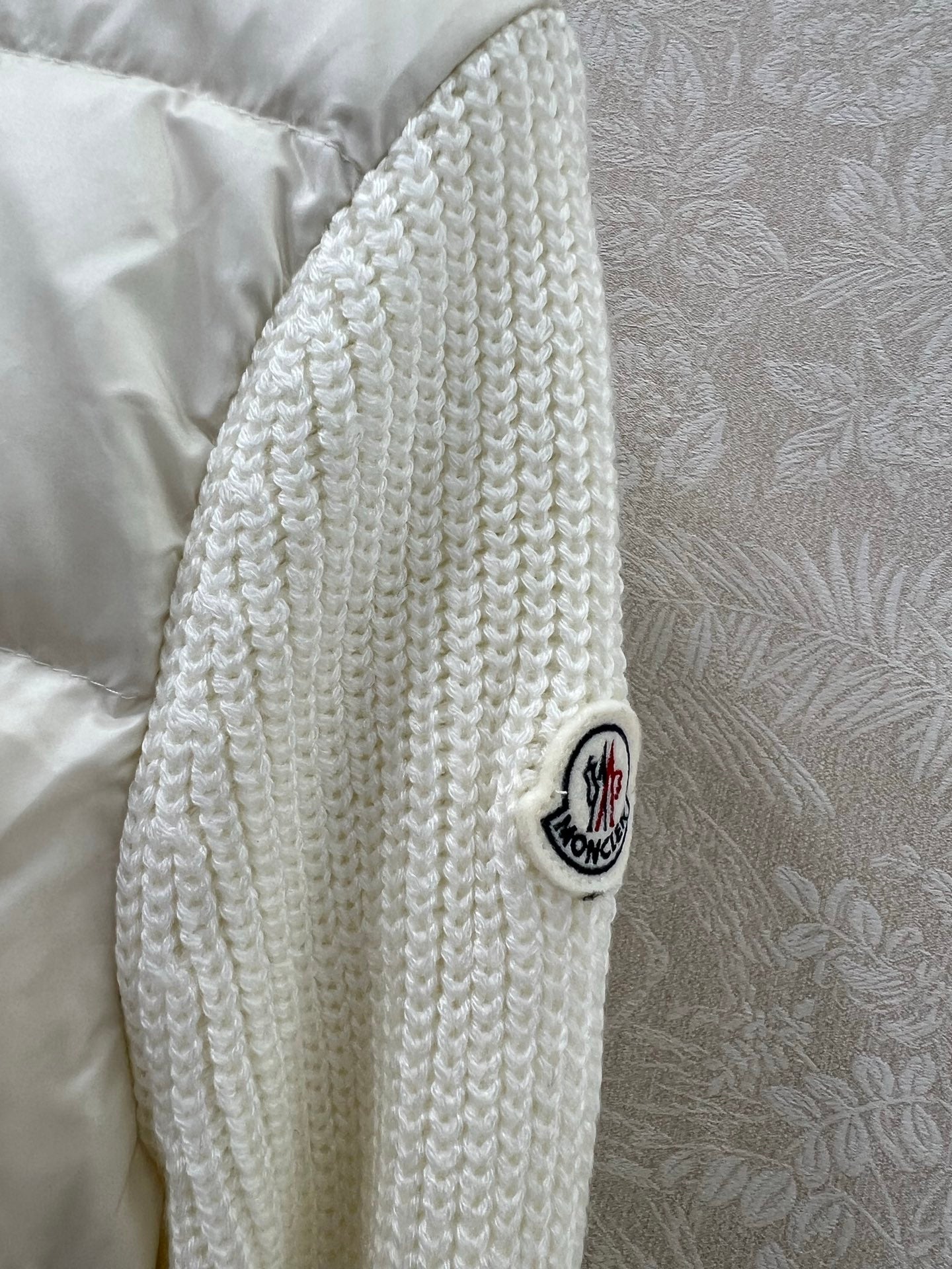 MONCLER 25S JACKET IN WHITE 072