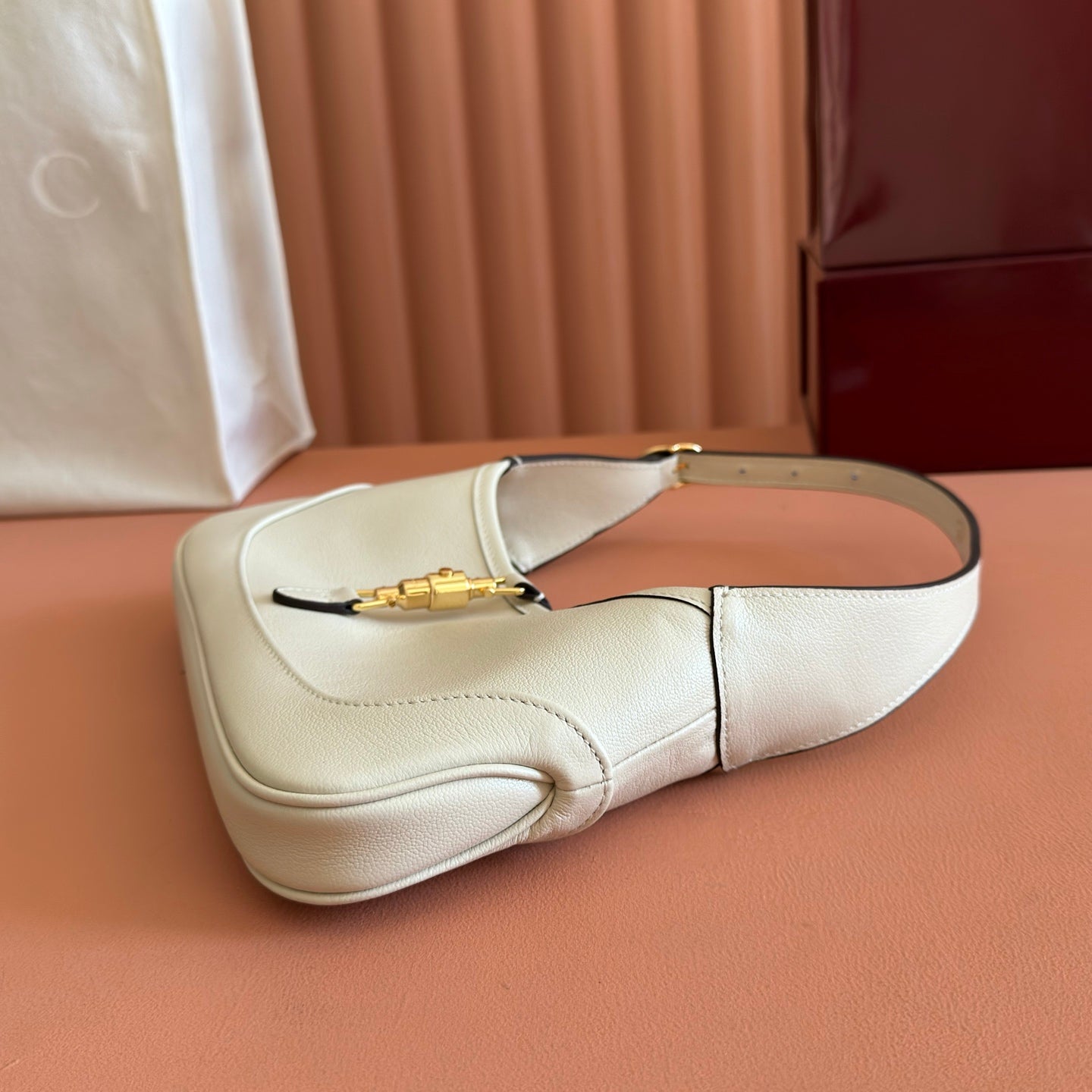 GUCCI 26S JACKIE SLIM SHOULDER BAG 27 IN CREAM WHITE CALFSKIN