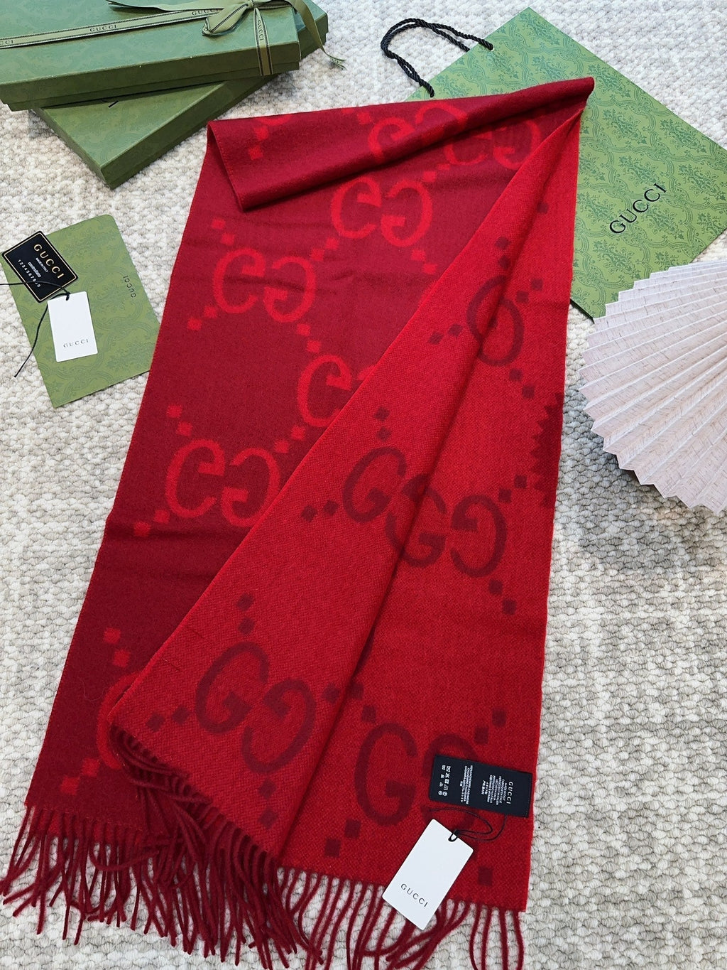 GUCCI SCARF 200 CM IN CHERRY RED CASHMERE 396378