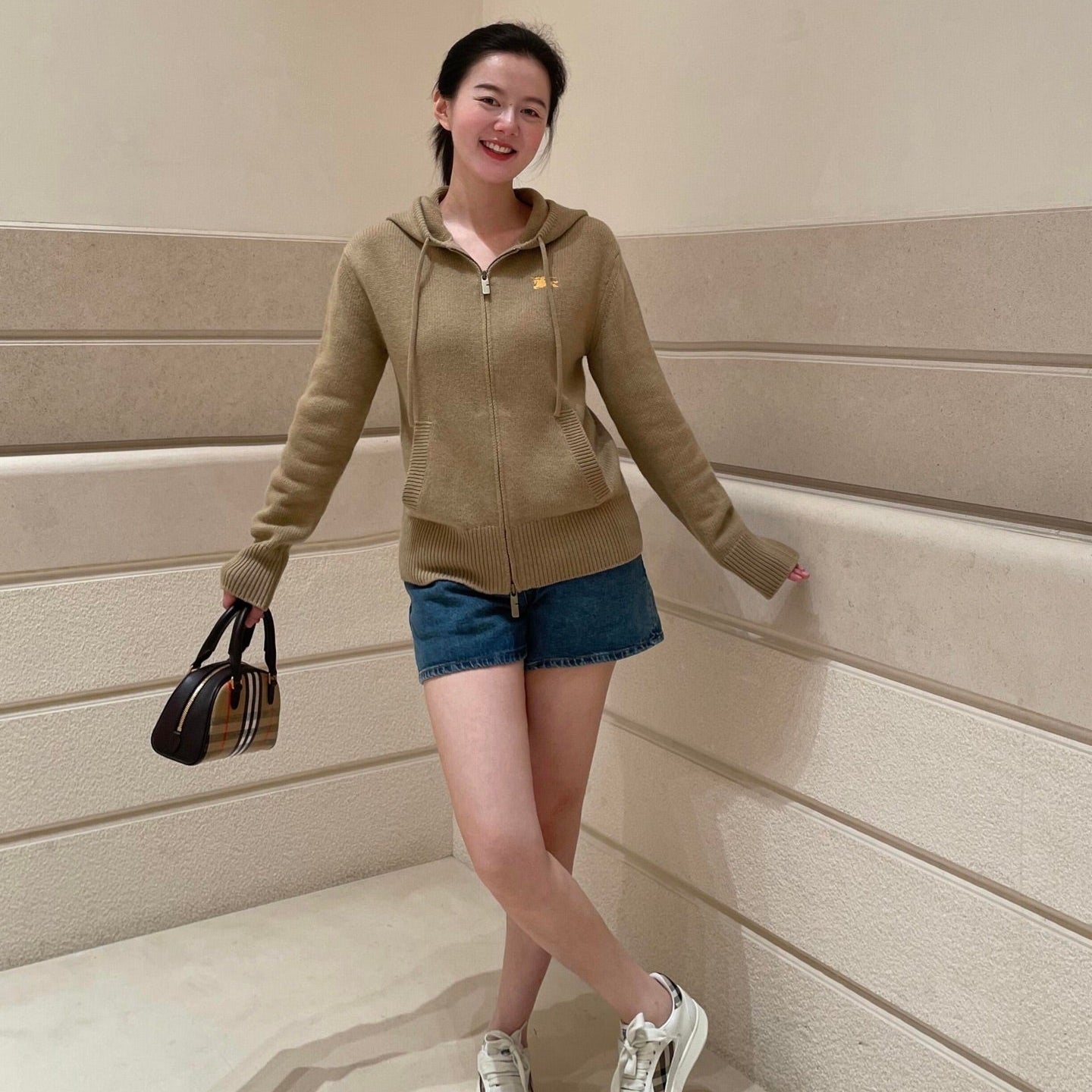 BURBERRY 25S KNITTED ZIP-UP JACKET 082