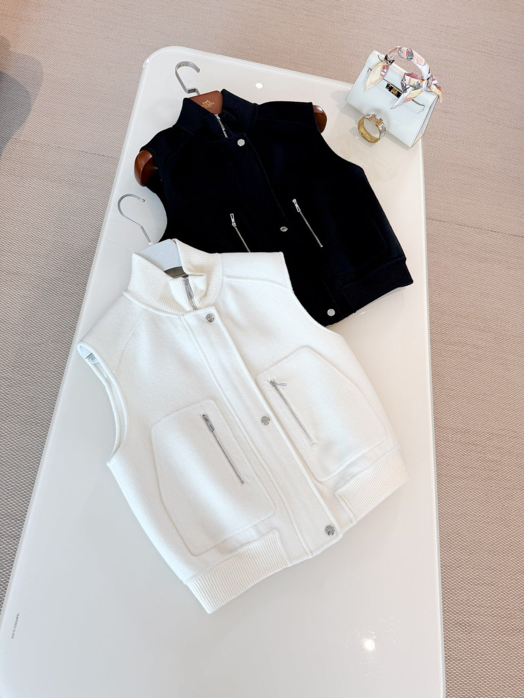HERMES HERMES 25S SLEEVELESS JACKET 121