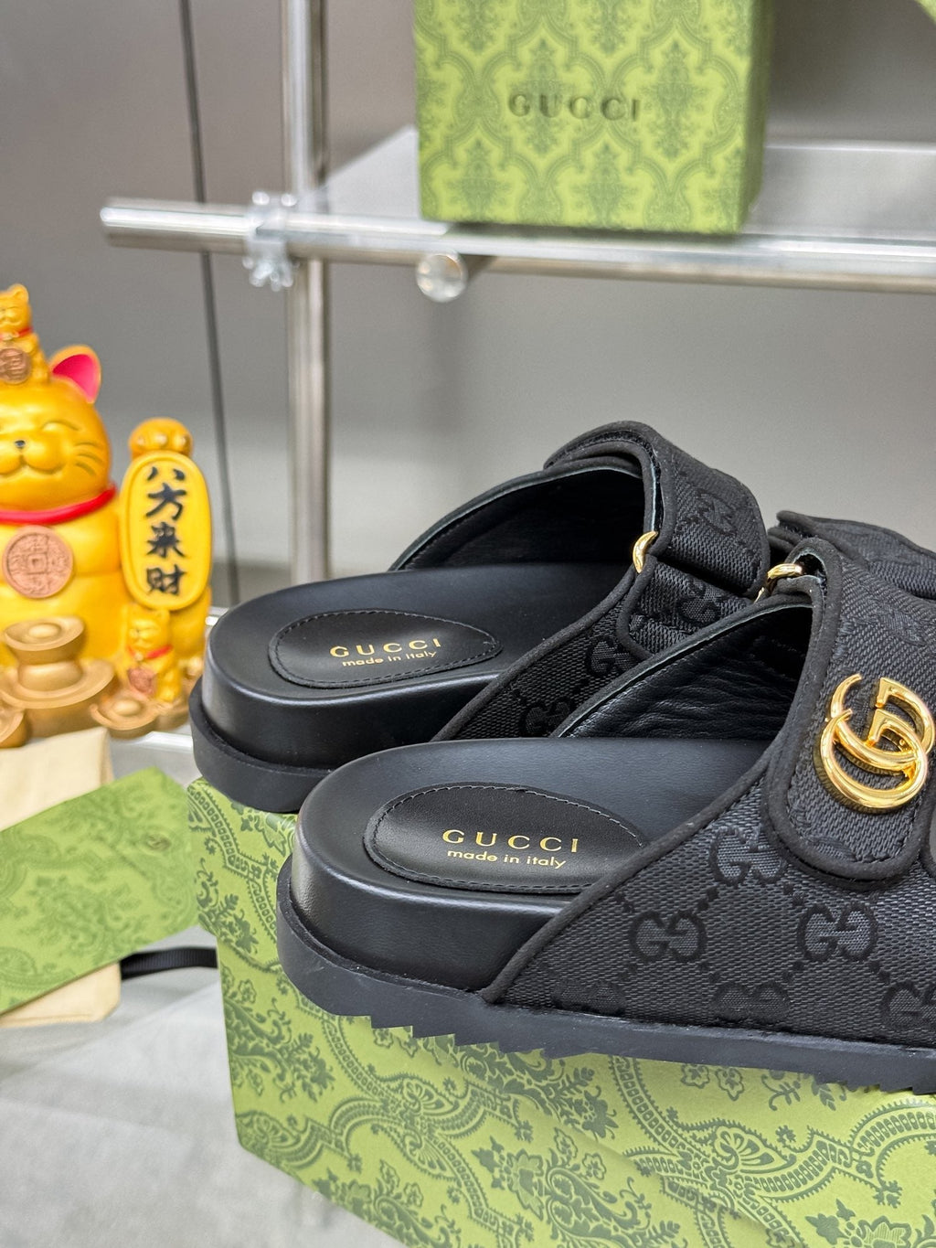 GUCCI SANDALS IN BLACK FABRIC AND CALFSKIN WITH GOLD HARDWARE