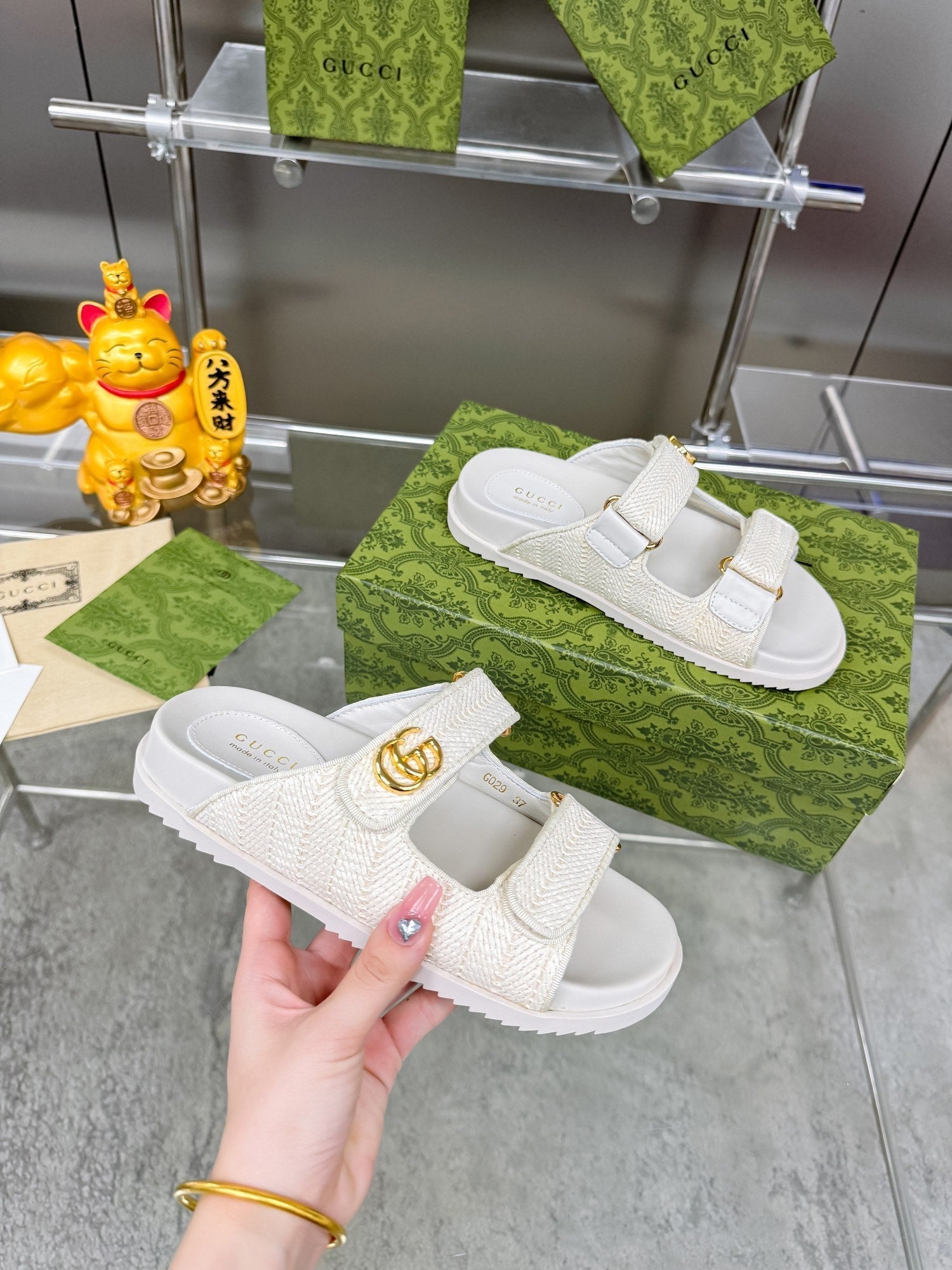 GUCCI SANDALS IN WHITE FABRIC AND CALFSKIN WITH GOLD HARDWARE