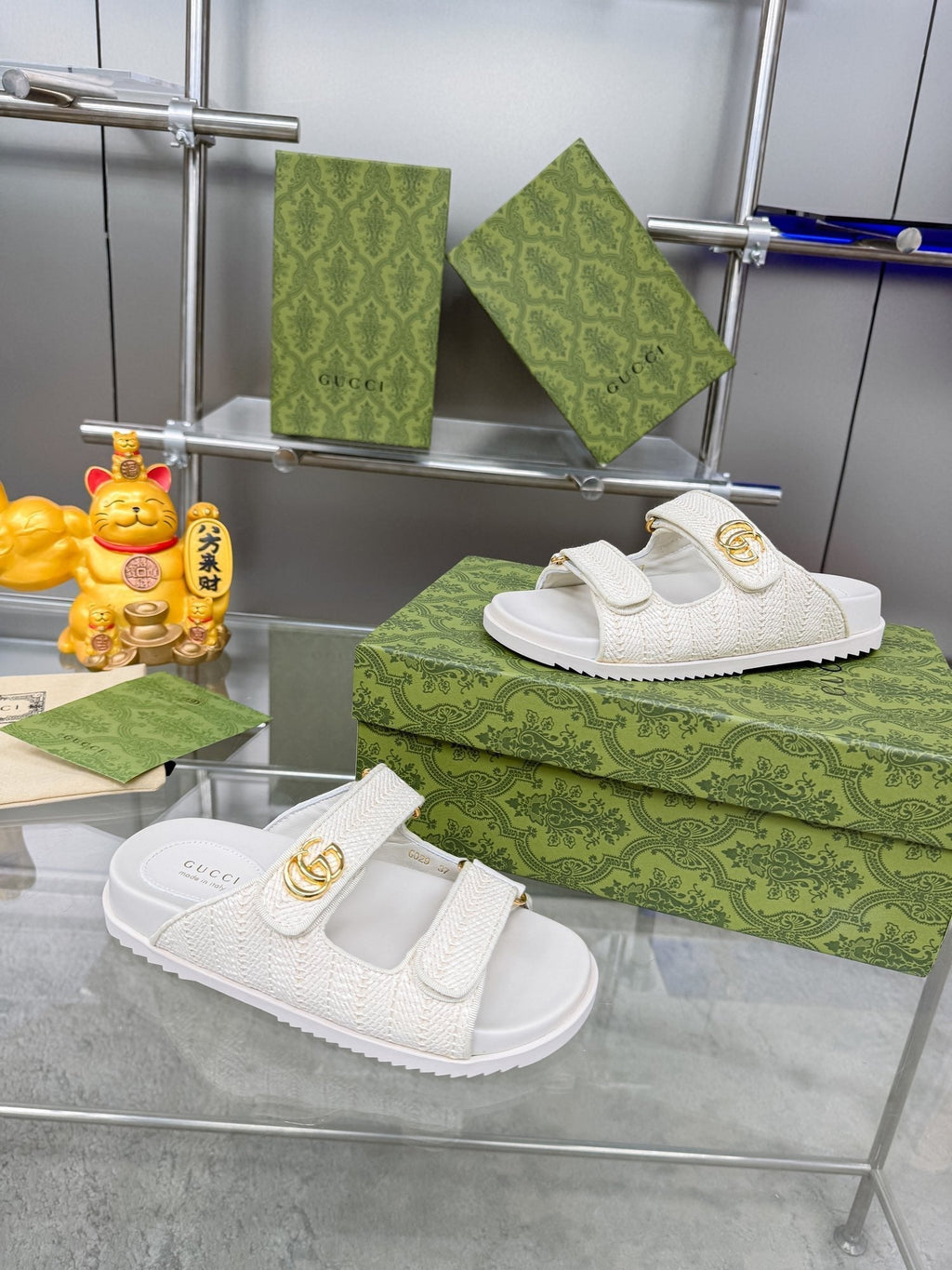 GUCCI SANDALS IN WHITE FABRIC AND CALFSKIN WITH GOLD HARDWARE