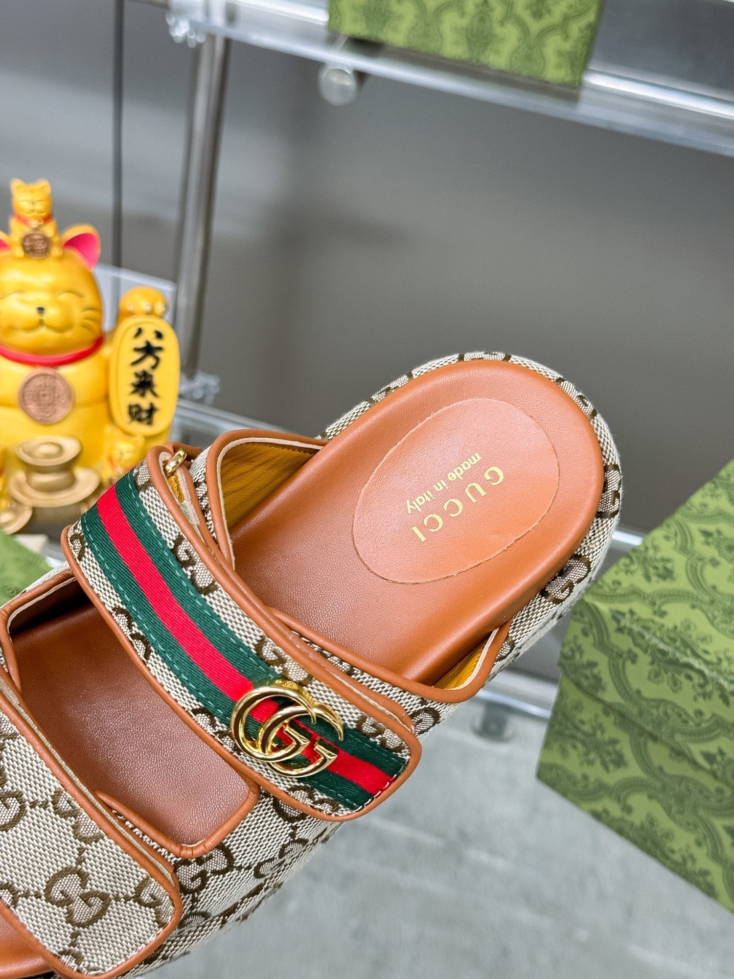 GUCCI SANDALS 22 IN ORANGE CALFSKIN AND BEIGE FABRIC WITH GOLD HARDWARE