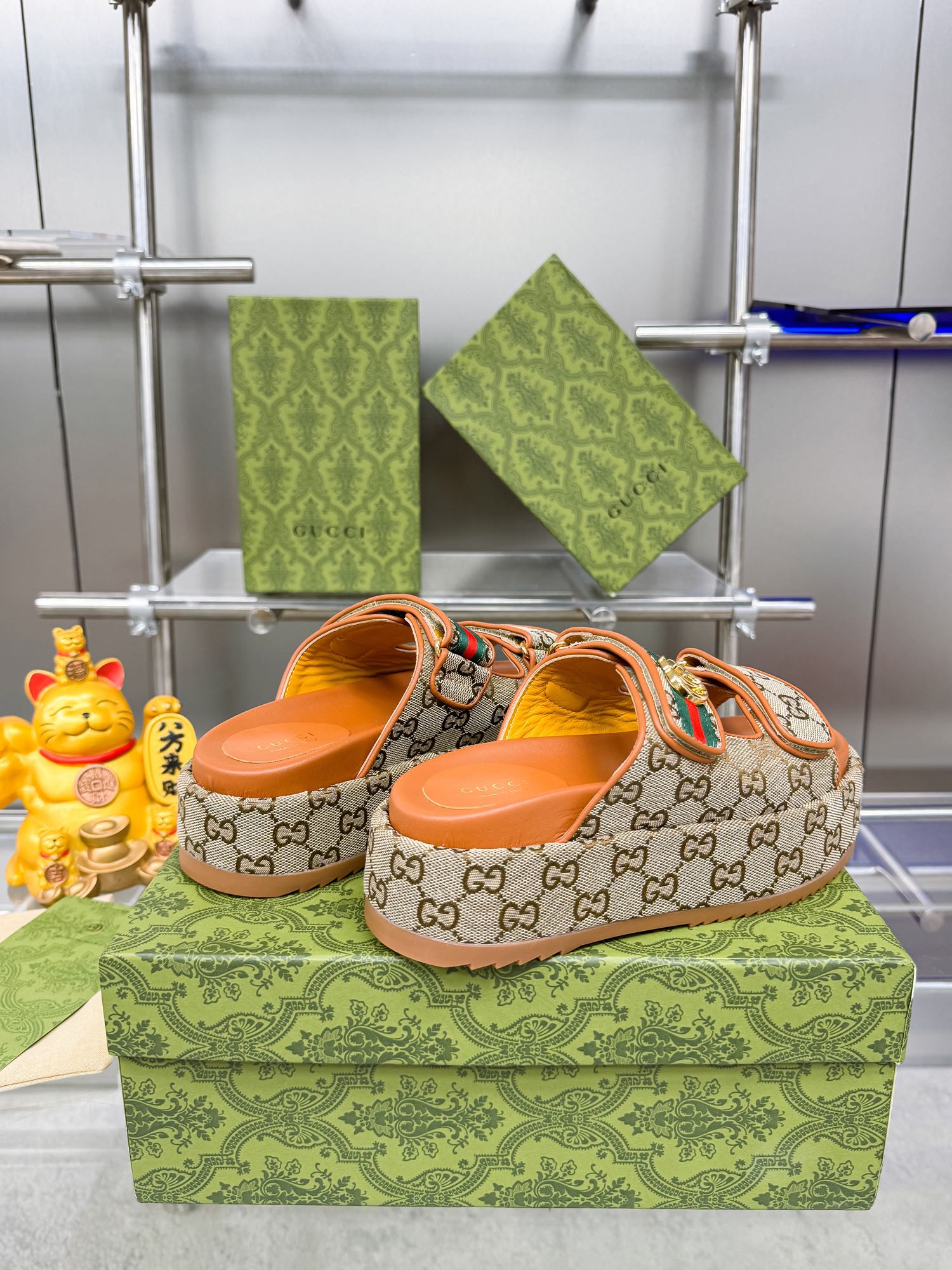GUCCI SANDALS 22 IN ORANGE CALFSKIN AND BEIGE FABRIC WITH GOLD HARDWARE