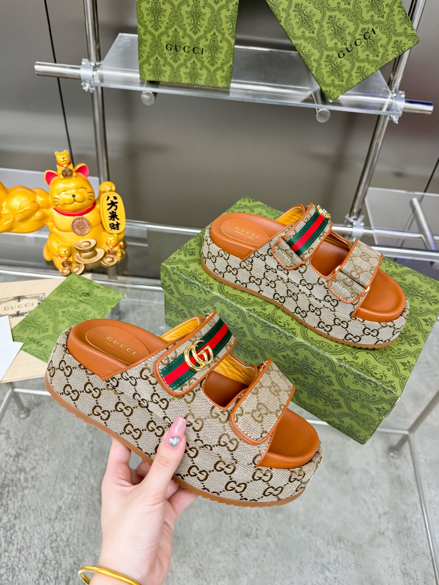 GUCCI SANDALS 22 IN ORANGE CALFSKIN AND BEIGE FABRIC WITH GOLD HARDWARE