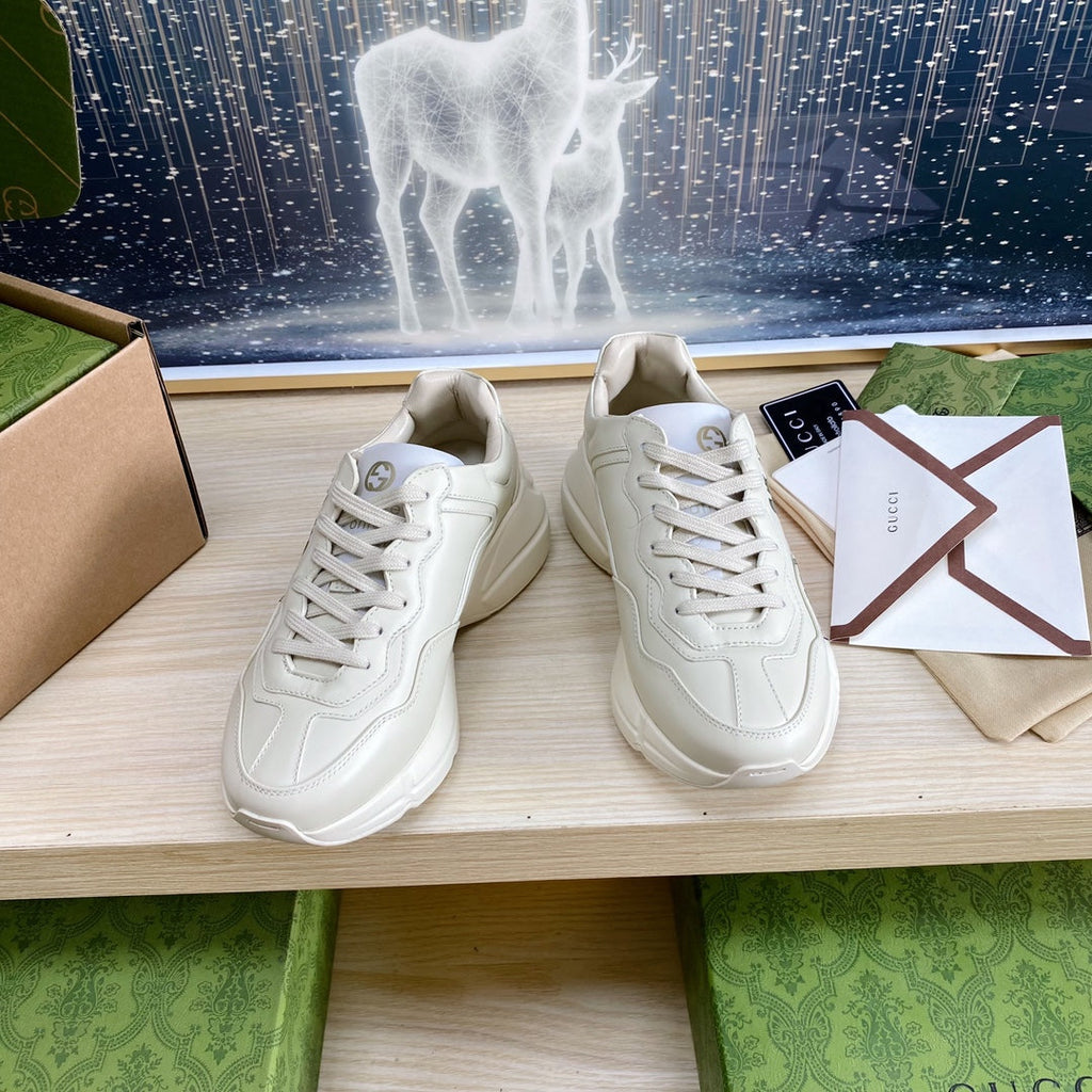 GUCCI COUPLE TRAINER WHITE CALFSKIN WITH STRAWBERRY ICON
