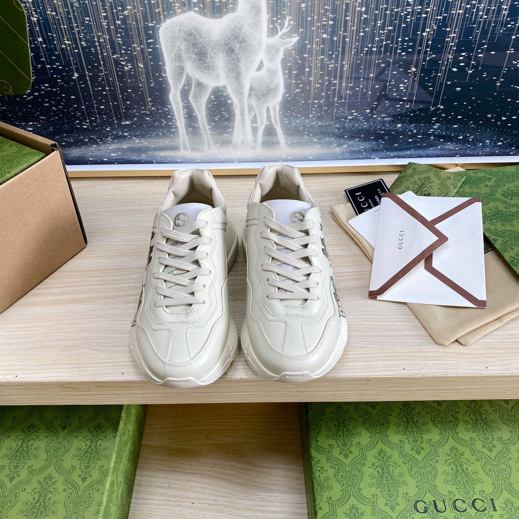GUCCI COUPLE TRAINER WHITE CALFSKIN WITH STRAWBERRY ICON
