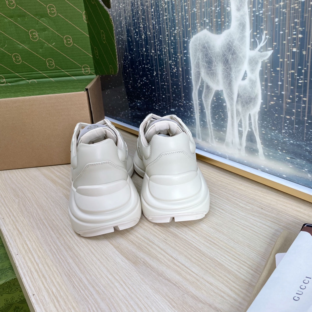 GUCCI COUPLE TRAINER WHITE CALFSKIN WITH TWO CATS ICON