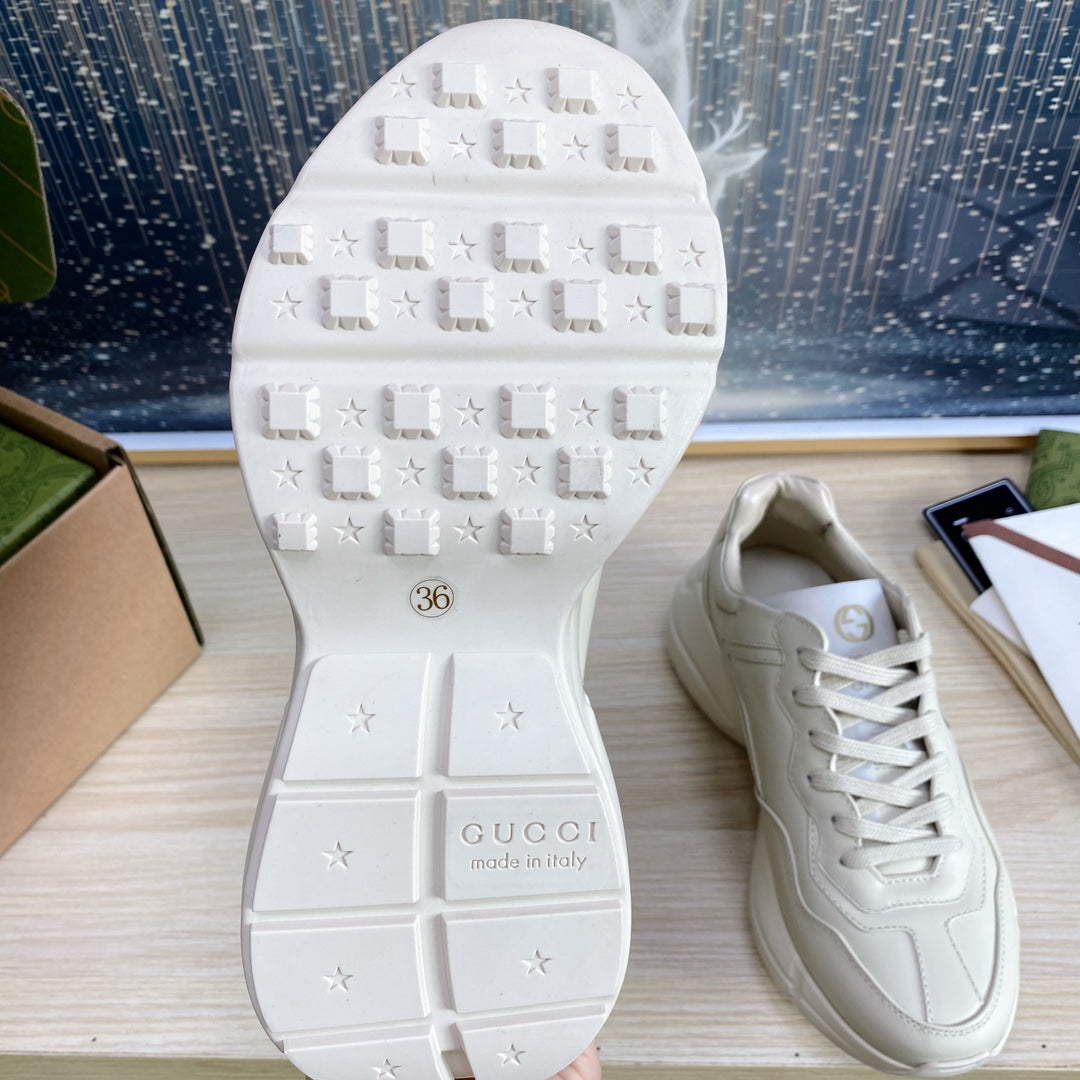 GUCCI COUPLE TRAINER WHITE CALFSKIN WITH TWO CATS ICON
