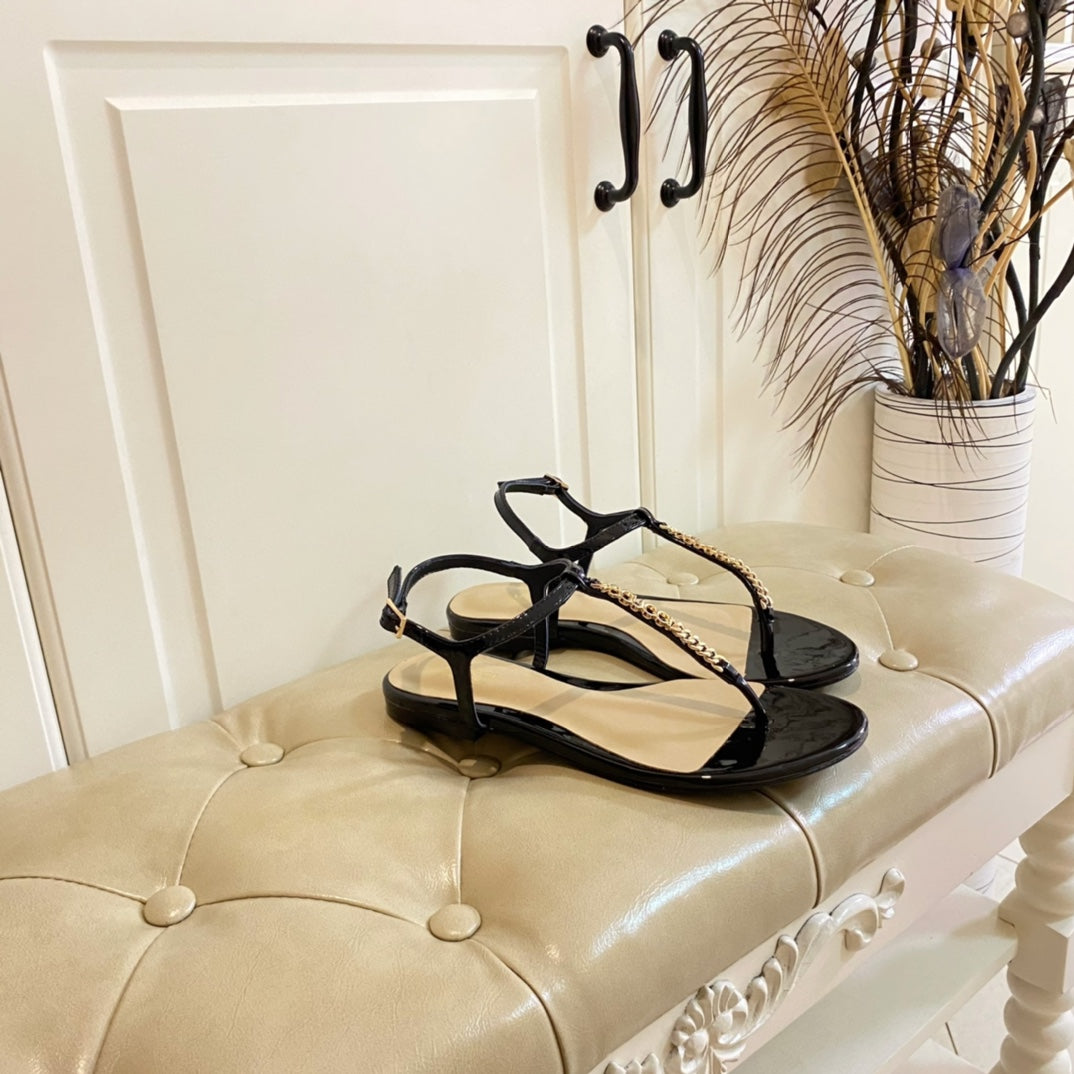 GUCCI SIGNORINA THONG SANDALS IN BLACK MIX BEIGE SHEEPSKIN