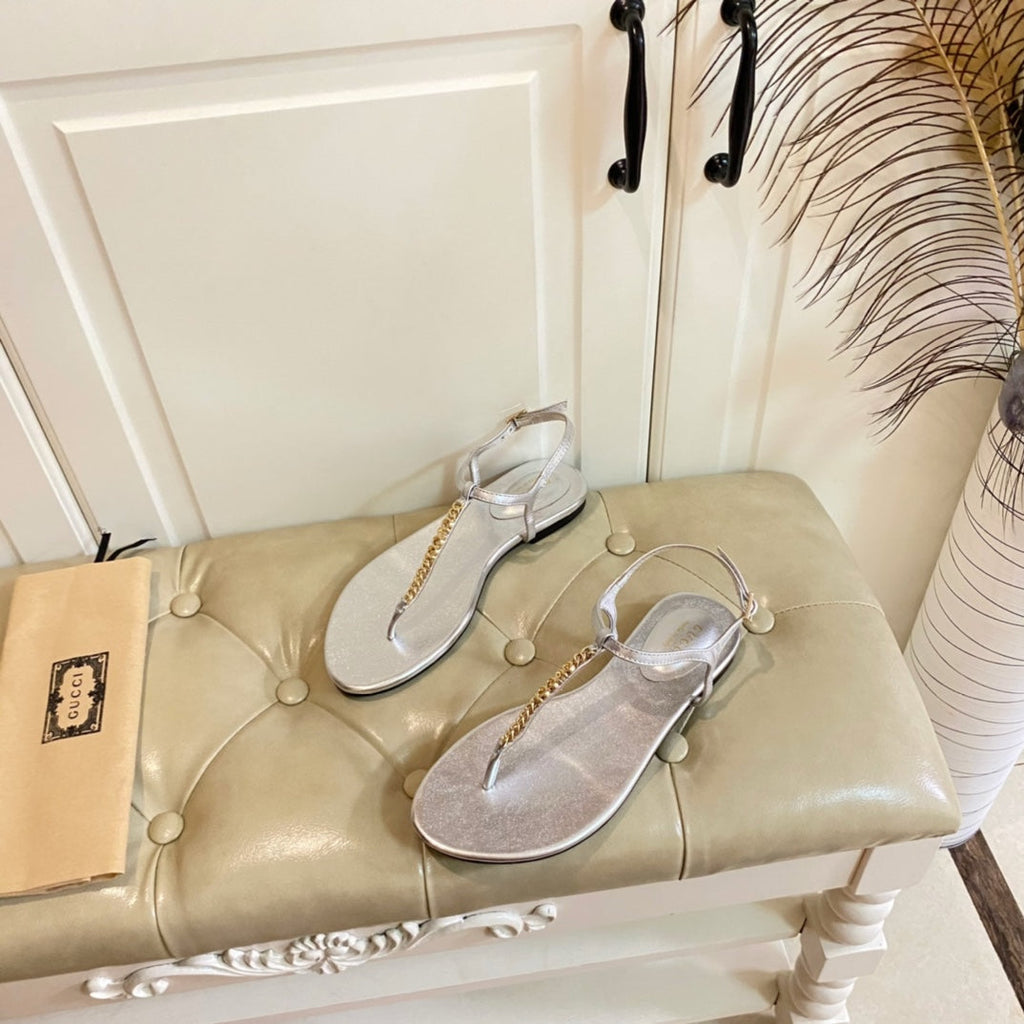 GUCCI SIGNORINA THONG SANDALS IN SILVER SHEEPSKIN
