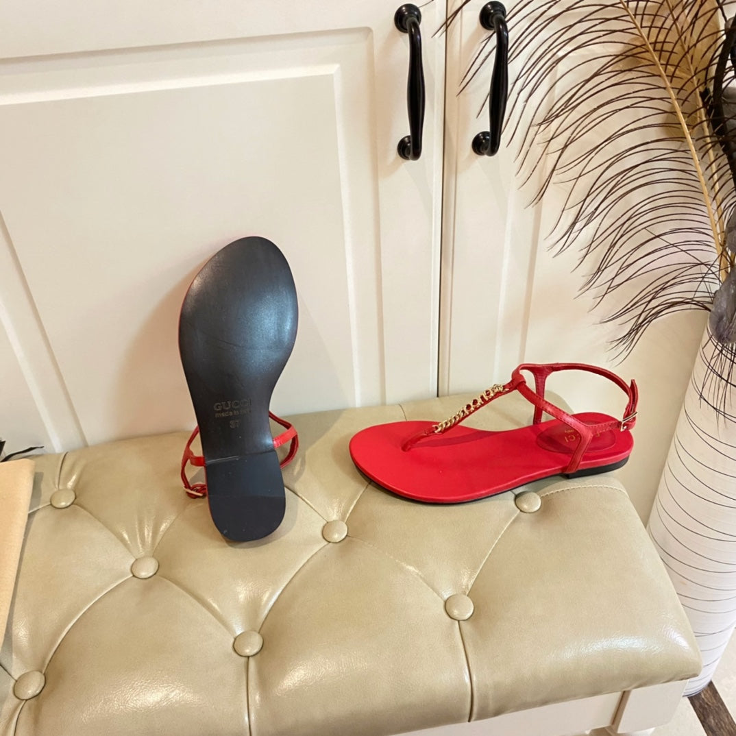 GUCCI SIGNORINA THONG SANDALS IN RED SHEEPSKIN