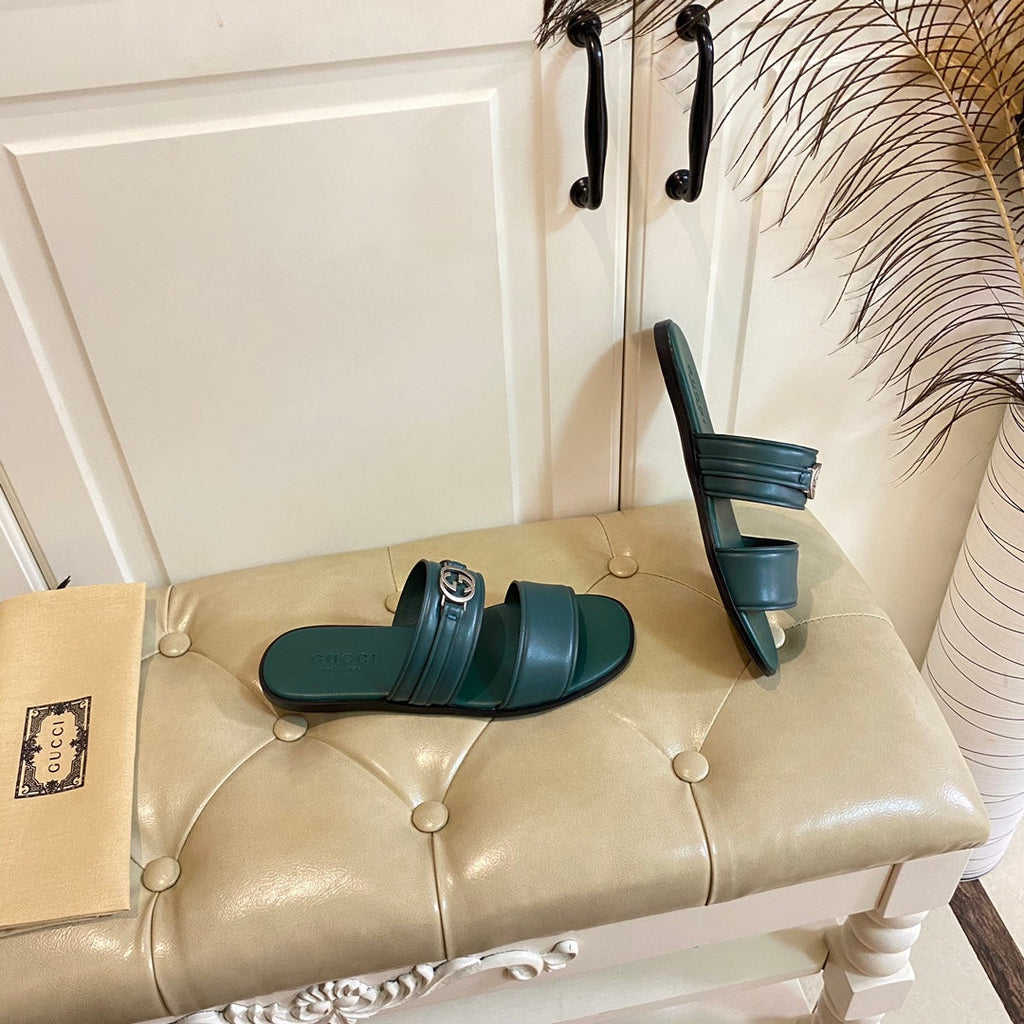 GUCCI SANDAL WITH ROUND INTERLOCKING G IN DARK GREEN CALFSKIN