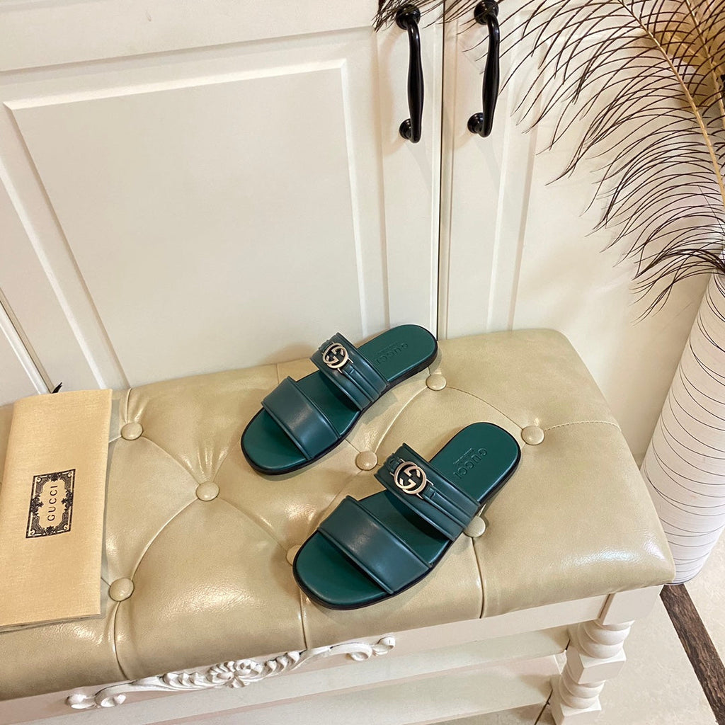 GUCCI SANDAL WITH ROUND INTERLOCKING G IN DARK GREEN CALFSKIN