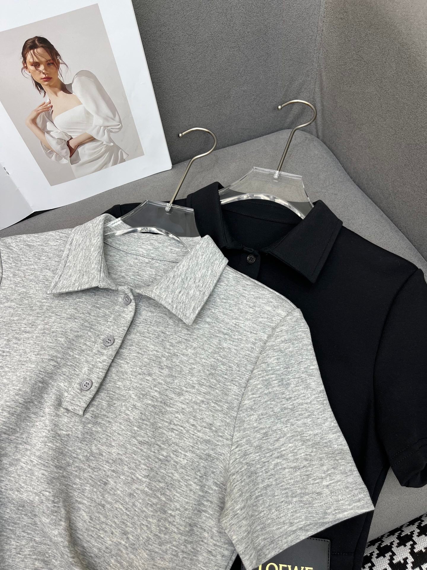 FITTED POLO SHIRT WITH PLEATED WAIST