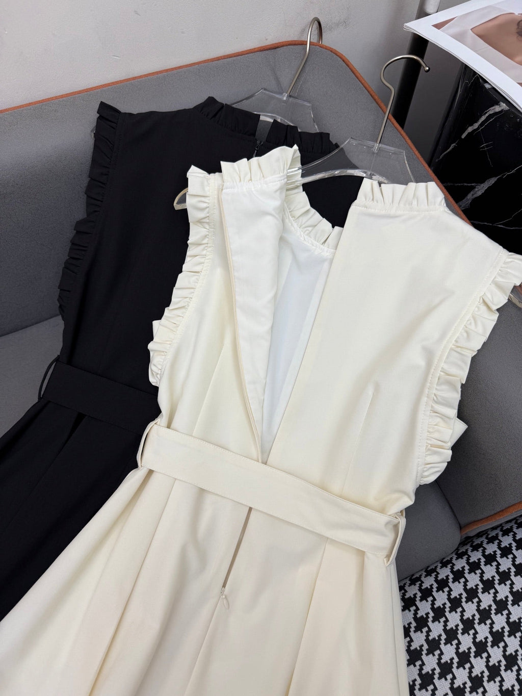 LOUIS VUITTON LV SLEEVELESS DRESS WITH BELTED WAIST 269125