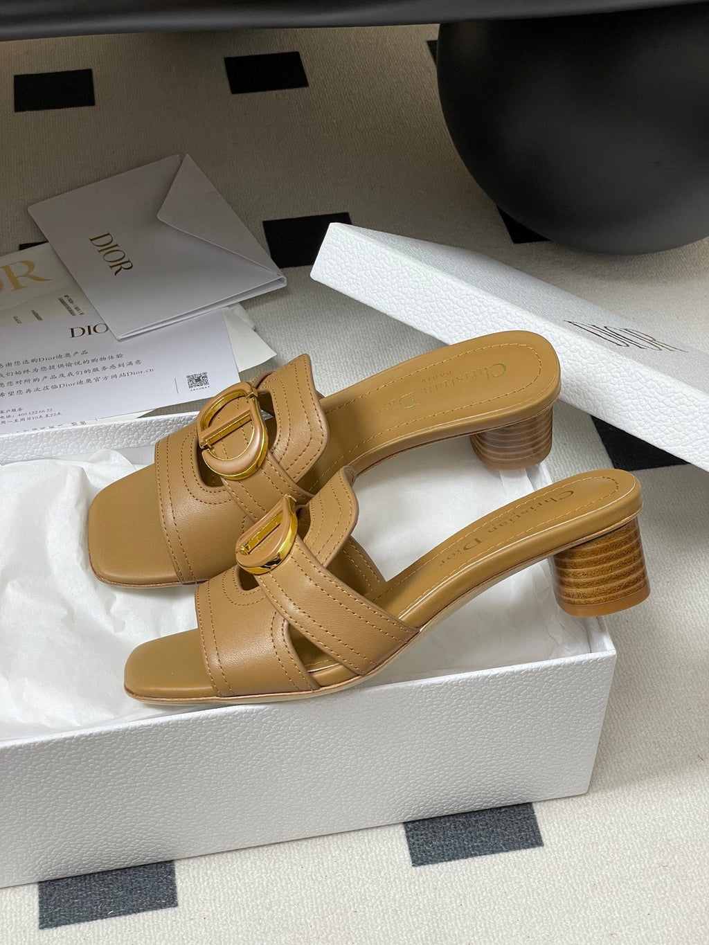 DIOR HIGH HEEL CLASSIC MONTAIGNE 40 MM 25S IN LIGHT BROWN LAMBSKIN WITH CD LOGO