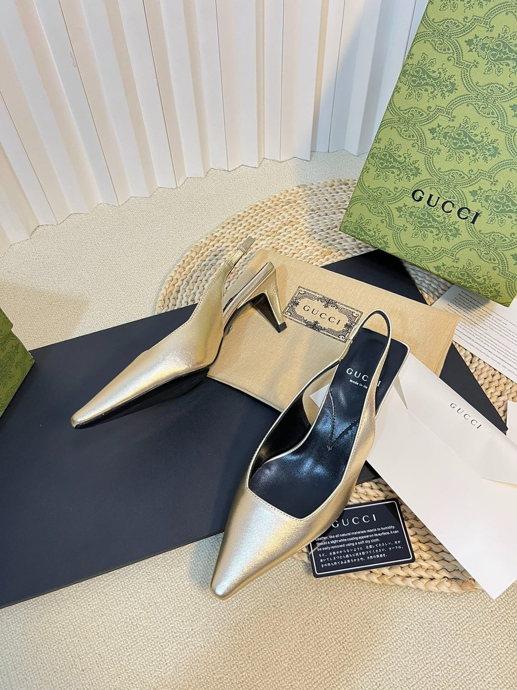 GUCCI Women's G plain leather logo Slingbacks Golden