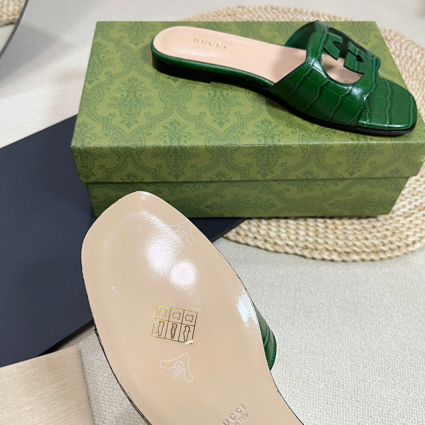GUCCI Cut Out Slide Sandals Forest Green