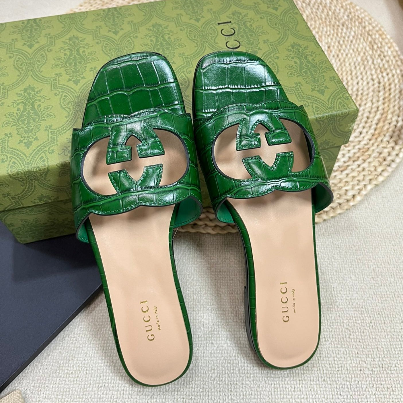 GUCCI Cut Out Slide Sandals Forest Green