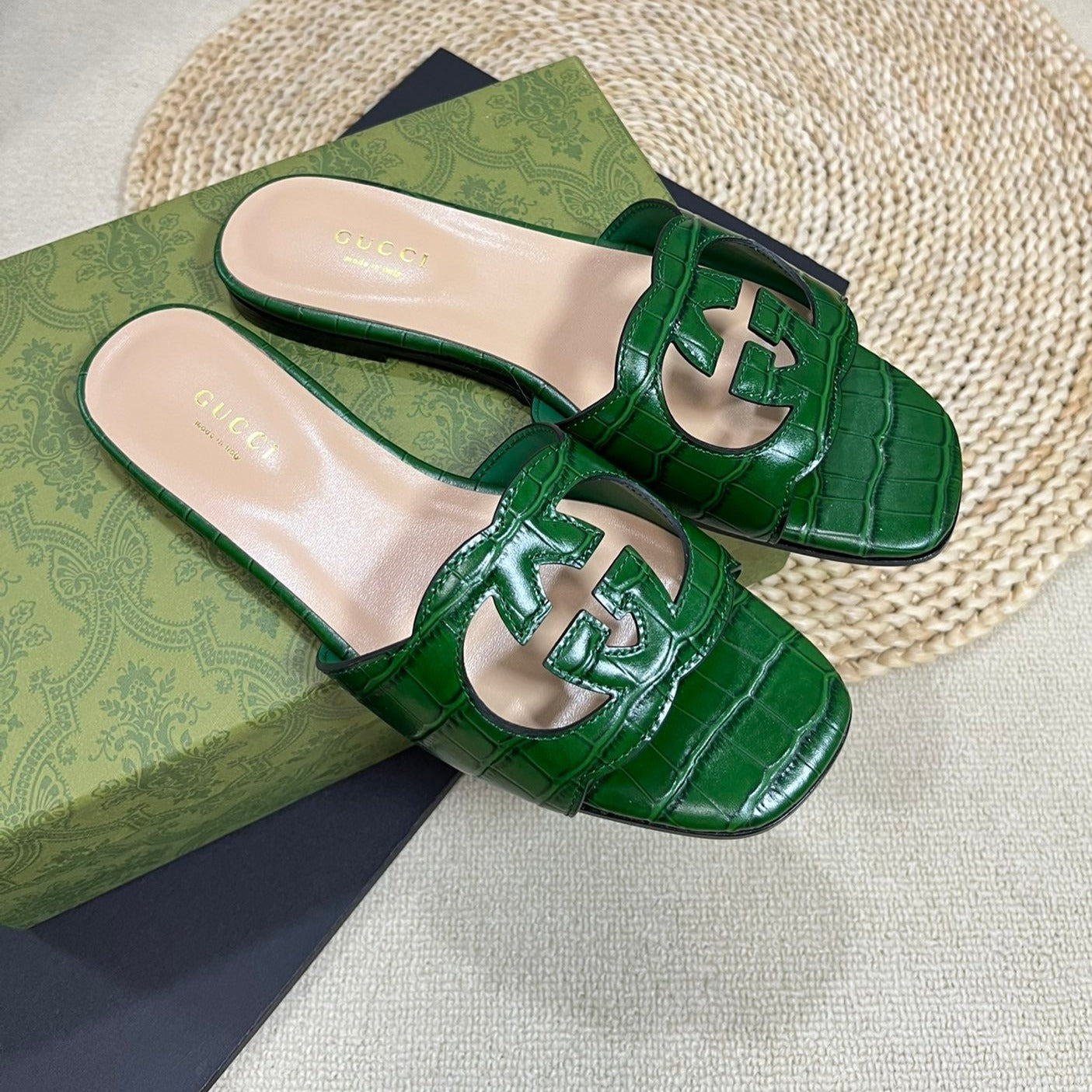 GUCCI Cut Out Slide Sandals Forest Green