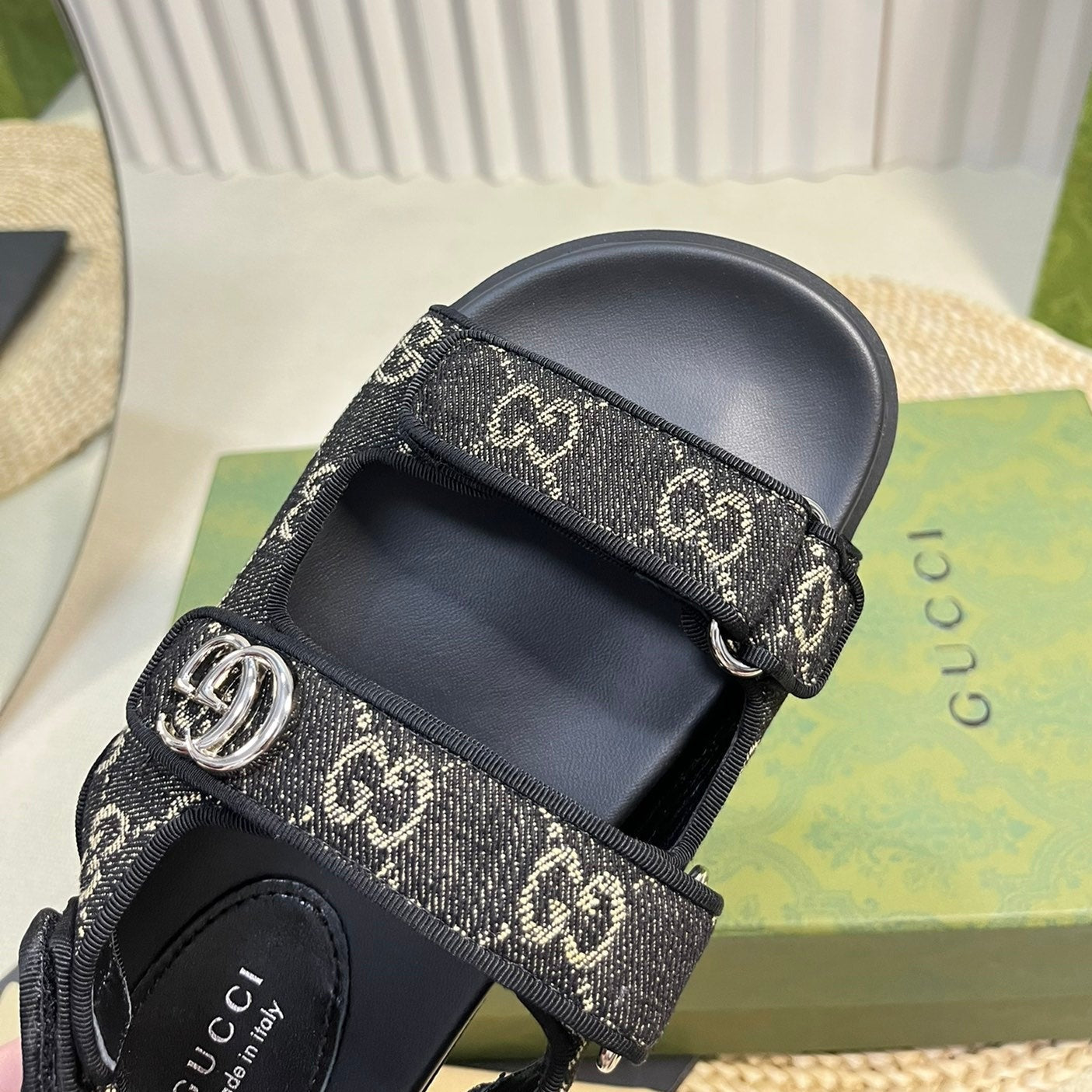 GUCCI Sandal With Double G Black Caro