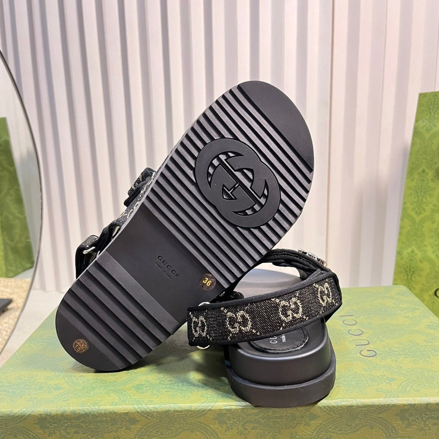 GUCCI Sandal With Double G Black Caro