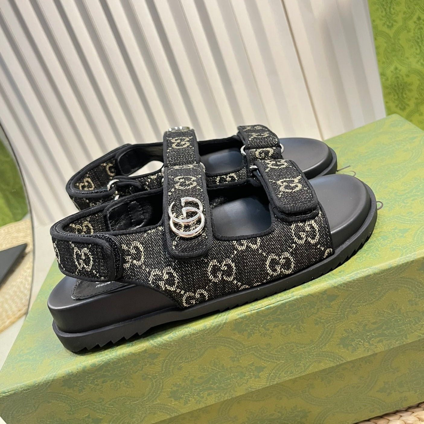 GUCCI Sandal With Double G Black Caro