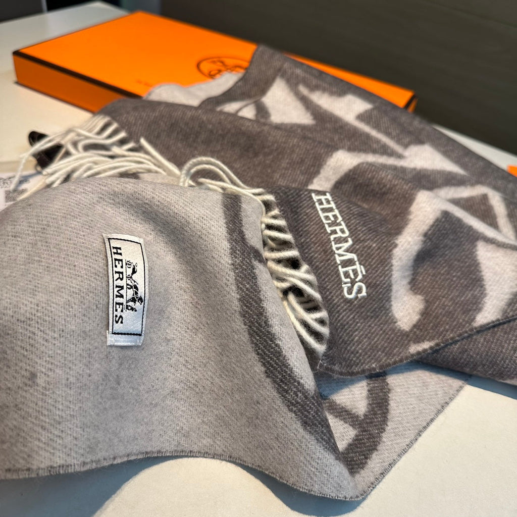 HERMES CASAQUE PORTE-CLEFS MUFFLER 180 CM SPANISH GRAY CASERE
