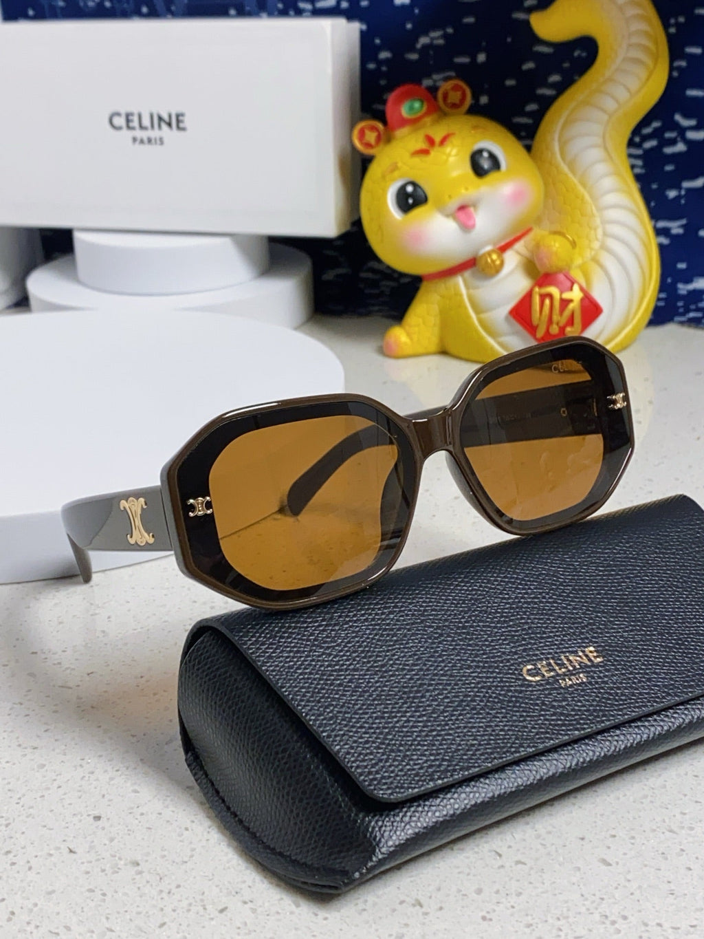 CELINE TRIOMPHE SQUARE SUNGLASS 566742 IN CAMEL ACETATE