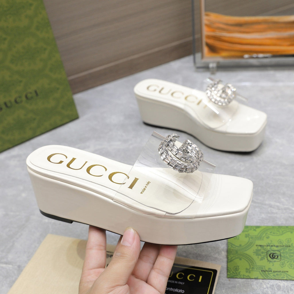 GUCCI HIGH WEDGE PLATFORM IN WHITE GLOSSY CALFSKIN WITH DOUBLE CRYSTAL G BUCKLE