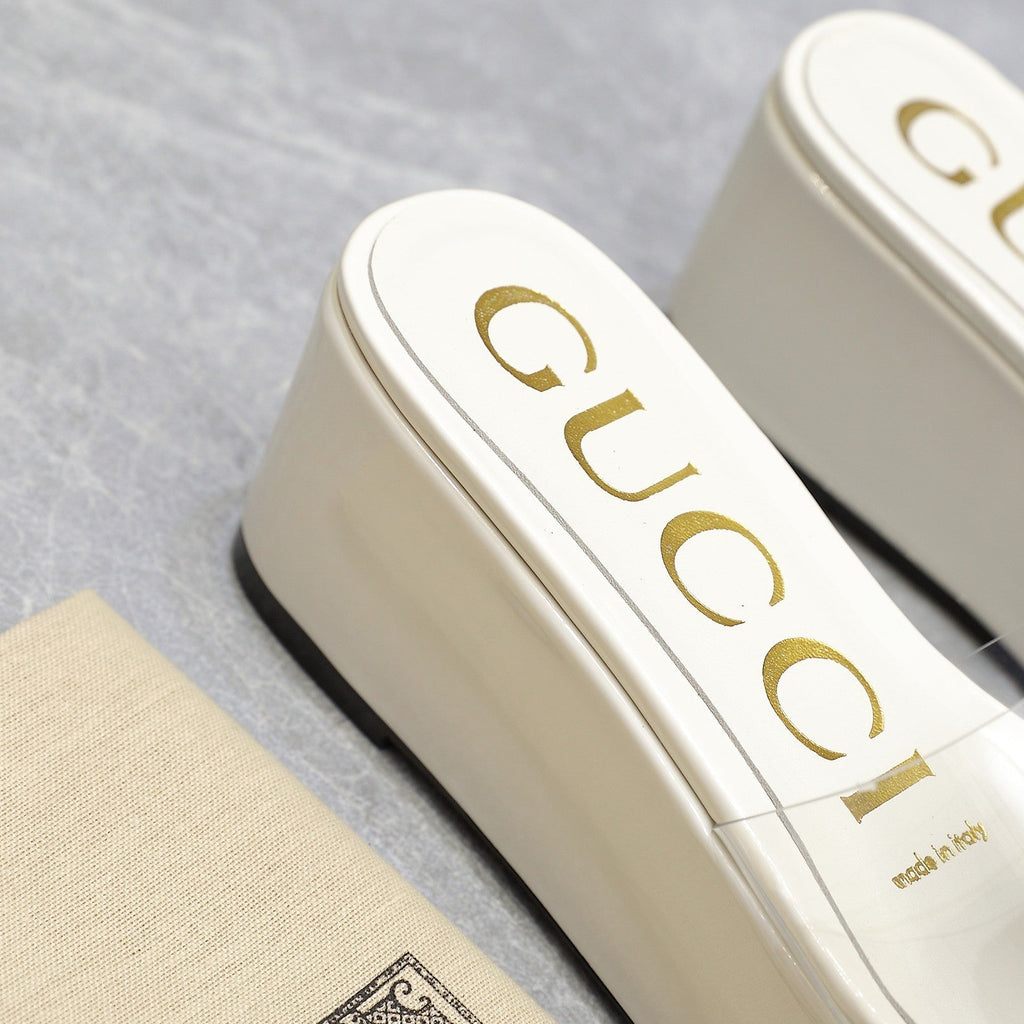 GUCCI HIGH WEDGE PLATFORM IN WHITE GLOSSY CALFSKIN WITH DOUBLE CRYSTAL G BUCKLE