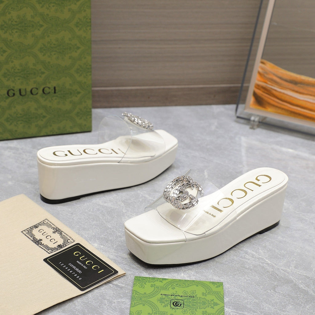 GUCCI HIGH WEDGE PLATFORM IN WHITE GLOSSY CALFSKIN WITH DOUBLE CRYSTAL G BUCKLE