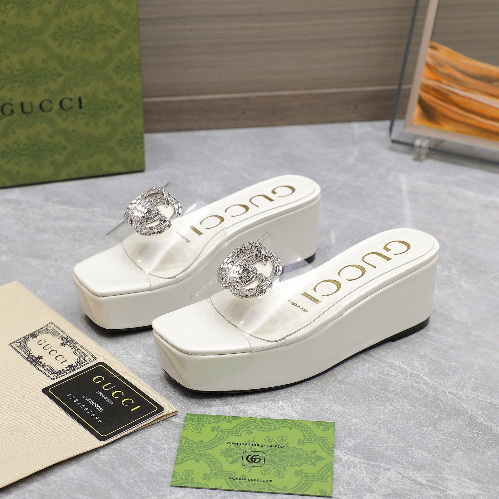 GUCCI HIGH WEDGE PLATFORM IN WHITE GLOSSY CALFSKIN WITH DOUBLE CRYSTAL G BUCKLE