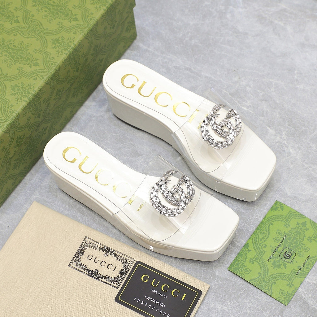 GUCCI HIGH WEDGE PLATFORM IN WHITE GLOSSY CALFSKIN WITH DOUBLE CRYSTAL G BUCKLE