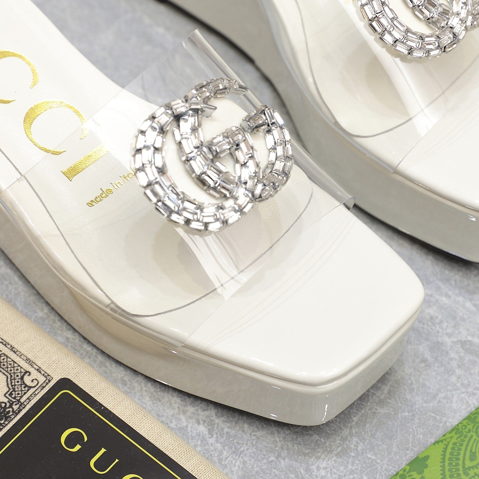 GUCCI HIGH WEDGE PLATFORM IN WHITE GLOSSY CALFSKIN WITH DOUBLE CRYSTAL G BUCKLE