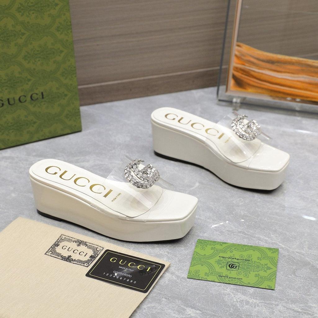 GUCCI HIGH WEDGE PLATFORM IN WHITE GLOSSY CALFSKIN WITH DOUBLE CRYSTAL G BUCKLE