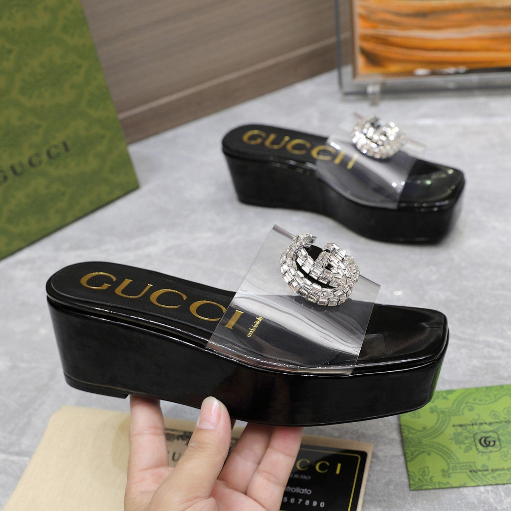 GUCCI HIGH WEDGE PLATFORM IN BLACK GLOSSY CALFSKIN WITH DOUBLE CRYSTAL G BUCKLE