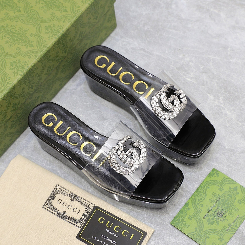 GUCCI HIGH WEDGE PLATFORM IN BLACK GLOSSY CALFSKIN WITH DOUBLE CRYSTAL G BUCKLE