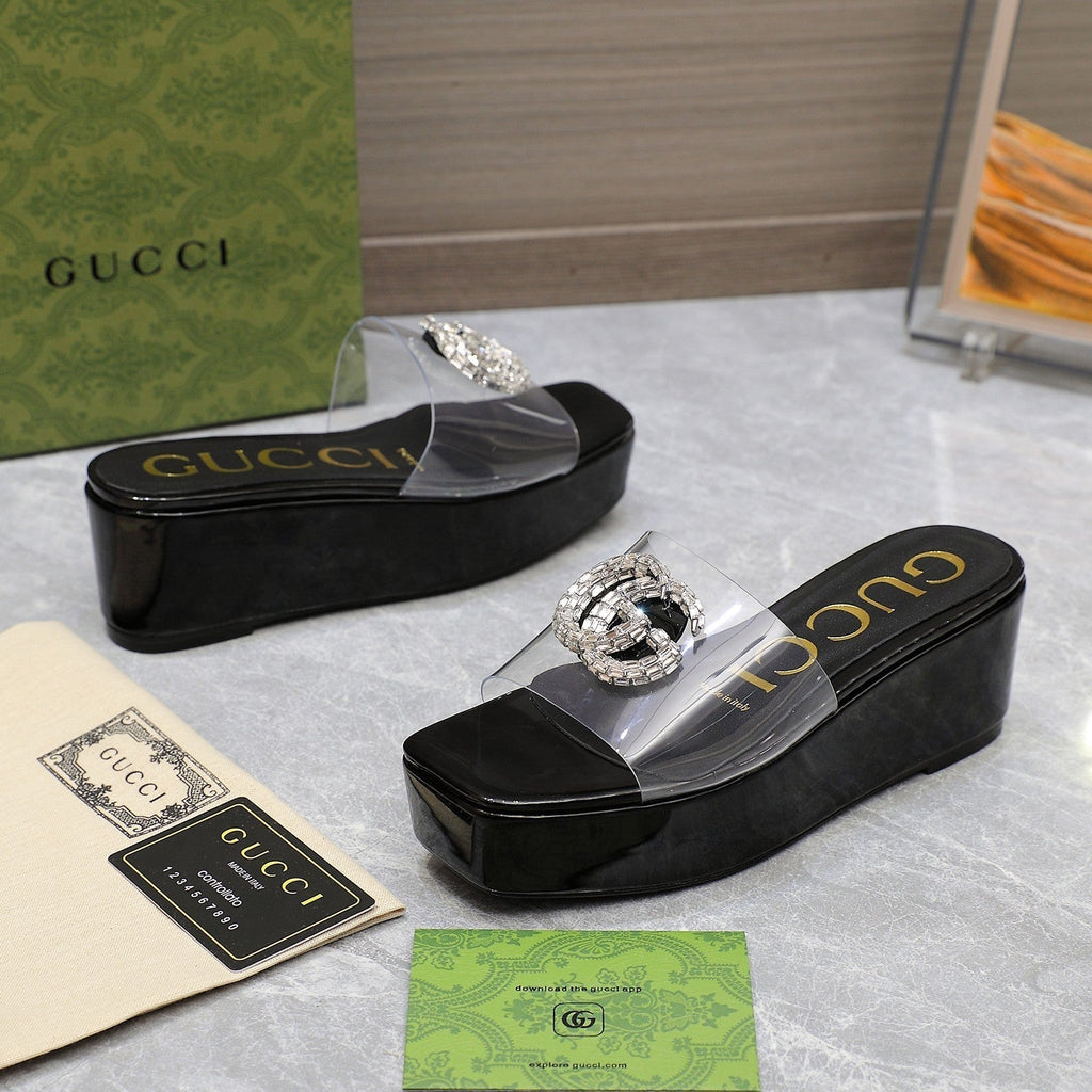 GUCCI HIGH WEDGE PLATFORM IN BLACK GLOSSY CALFSKIN WITH DOUBLE CRYSTAL G BUCKLE