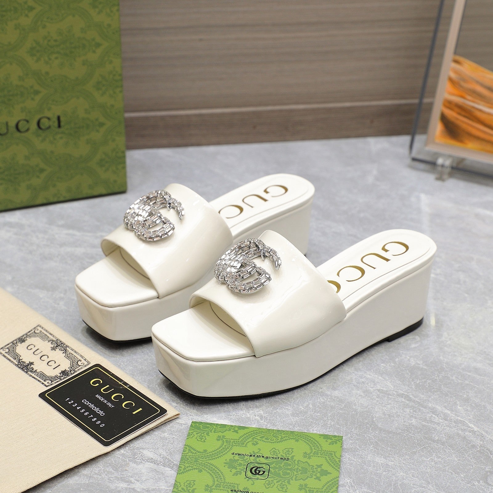 GUCCI HIGH WEDGE PLATFORM WITH DOUBLE G IN WHITE GLOSSY CALFSKIN