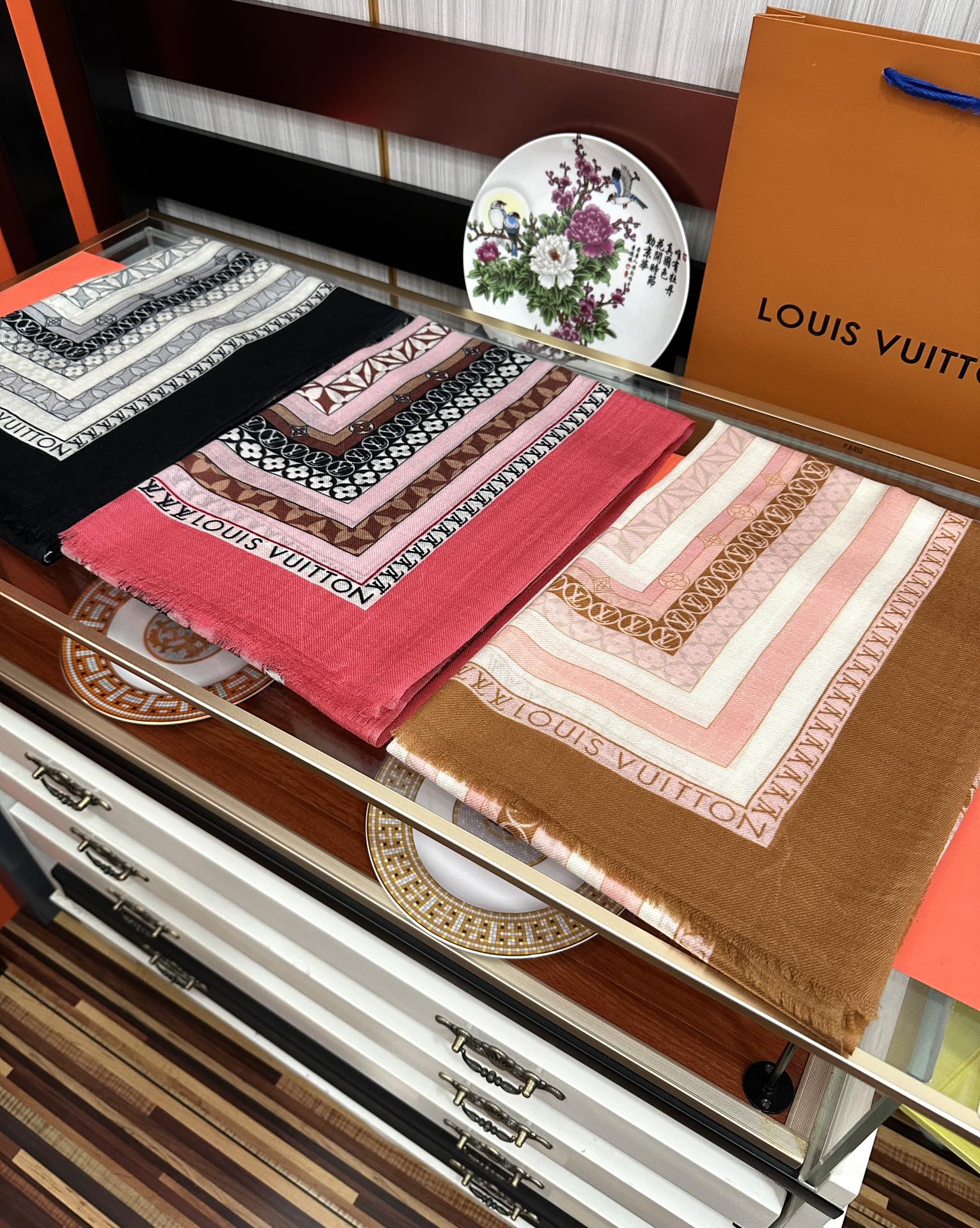 LOUIS VUITTON SCARF 200 CM IN COLORFUL CASHMERE 394891