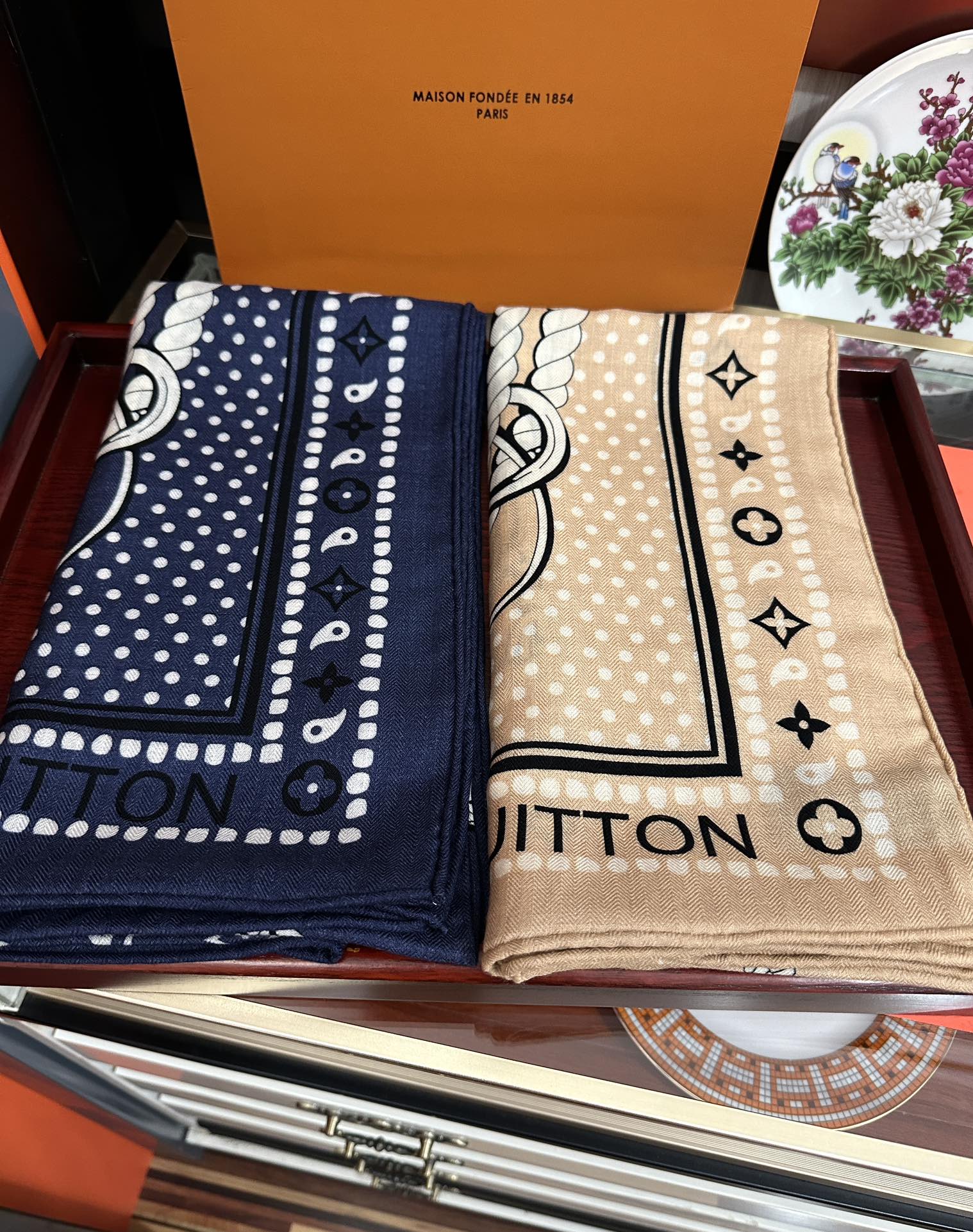 LOUIS VUITTON SAILOR BANDANA SQUARE IN BISQUE BEIGE SILK SCARF 140 CM
