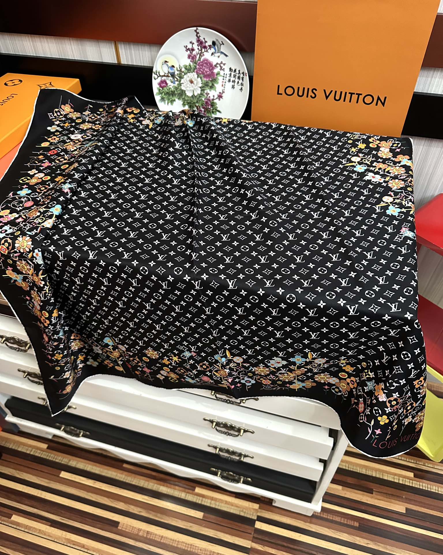 LOUIS VUITTON LV SCARF 90 CM IN SILK 730541